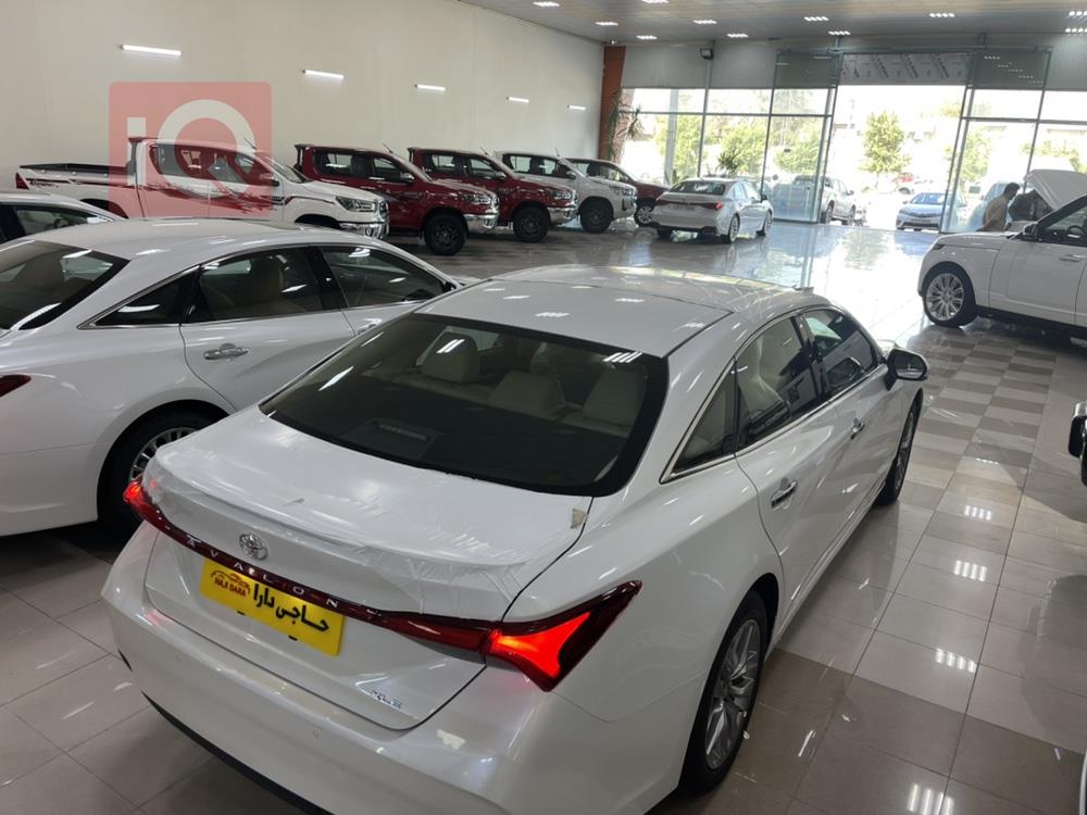 تويوتا أفالون